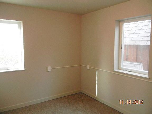 5th image of 2519 12th Ave N