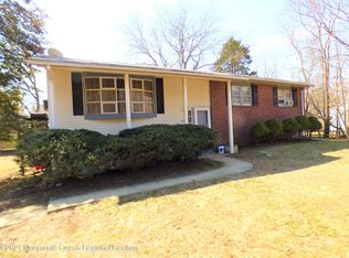 15 Heritage Rd, Eatontown, NJ 07724