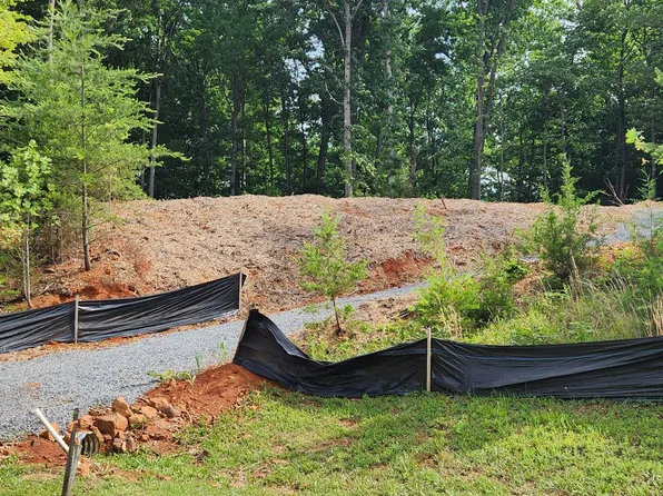 39 Harbor Island Ln, Moneta, VA 24121