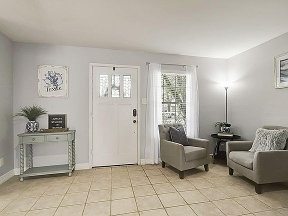5th image of 7929 Ellinger Ln #770