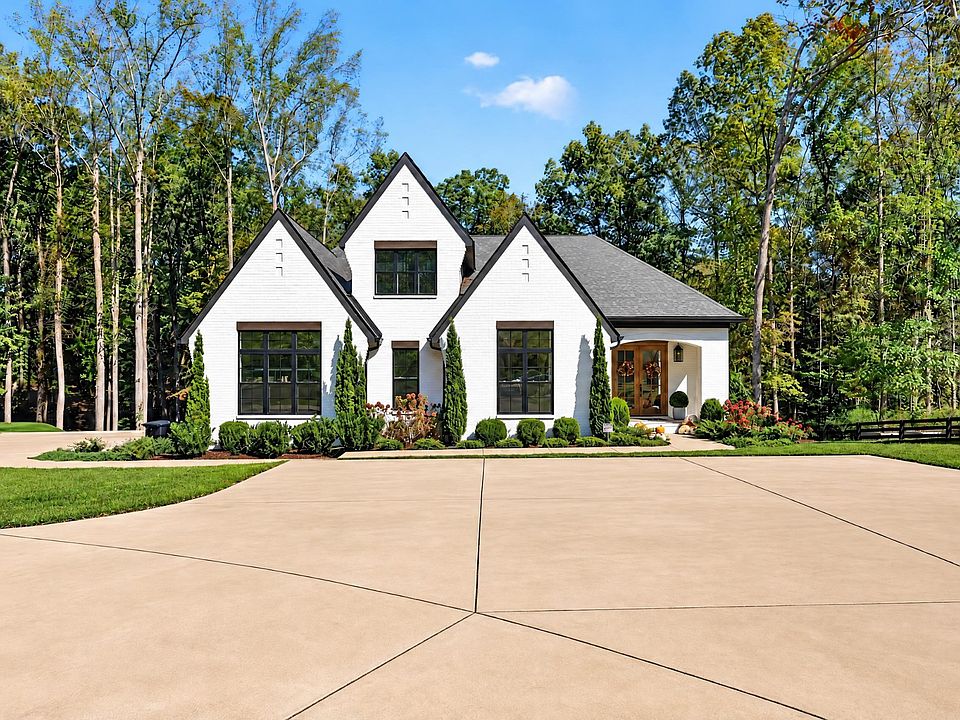 1st image of 5916 Pinewood Rd
