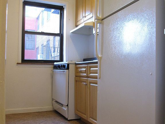 5th image of 2056 24th St APT 3A
