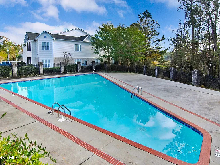 3901 Botsford Ct #101 — Photo 35