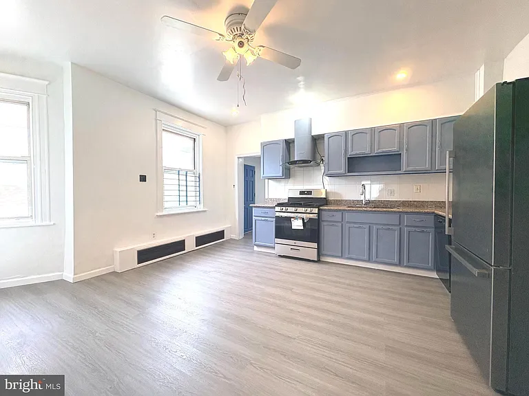 2241 Knorr St — Photo 11