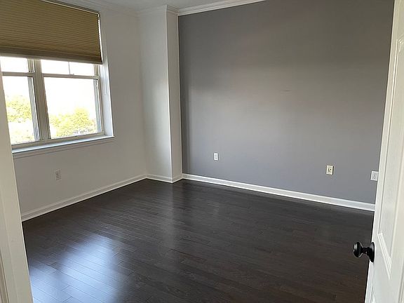 5th image of 300 Mamaroneck Ave APT 812