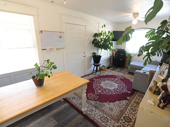 View of living/dining room from kitchen entry