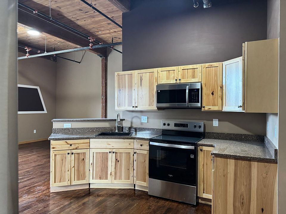 1st image of 70 Webster St #301
