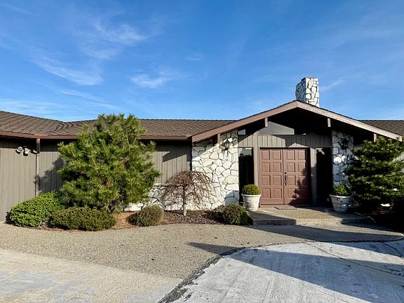 2nd image of 5111 Naches Heights Rd