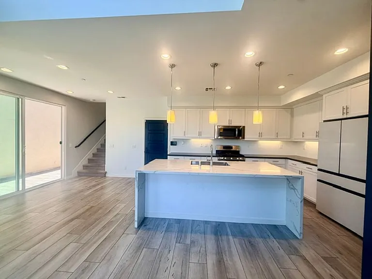 2344 Element Way — Photo 3
