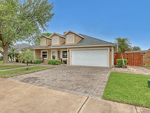 5th image of 3939 Rolling Hill Dr