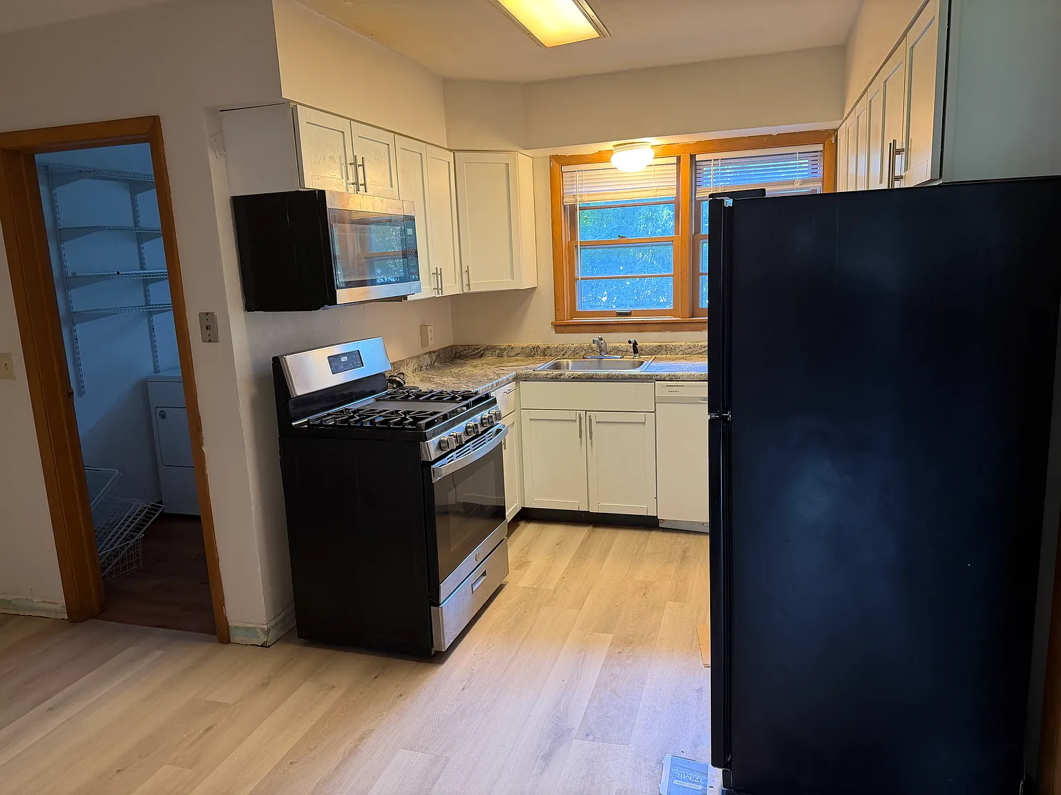 2 bed, $1,300 — Photo 2