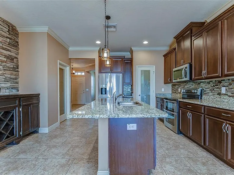 19391 Long Lake Ranch Blvd — Photo 9