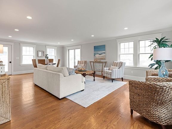 5th image of 27 Jerdens Ln