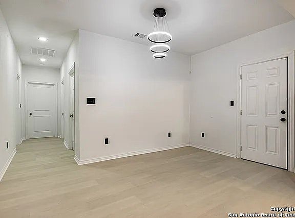 5th image of 2031 S Trinity St