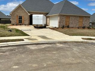 1131 Old Court Xing, Flowood, MS 39232