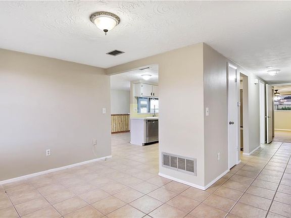 4th image of 3320 Cincinnati Dr