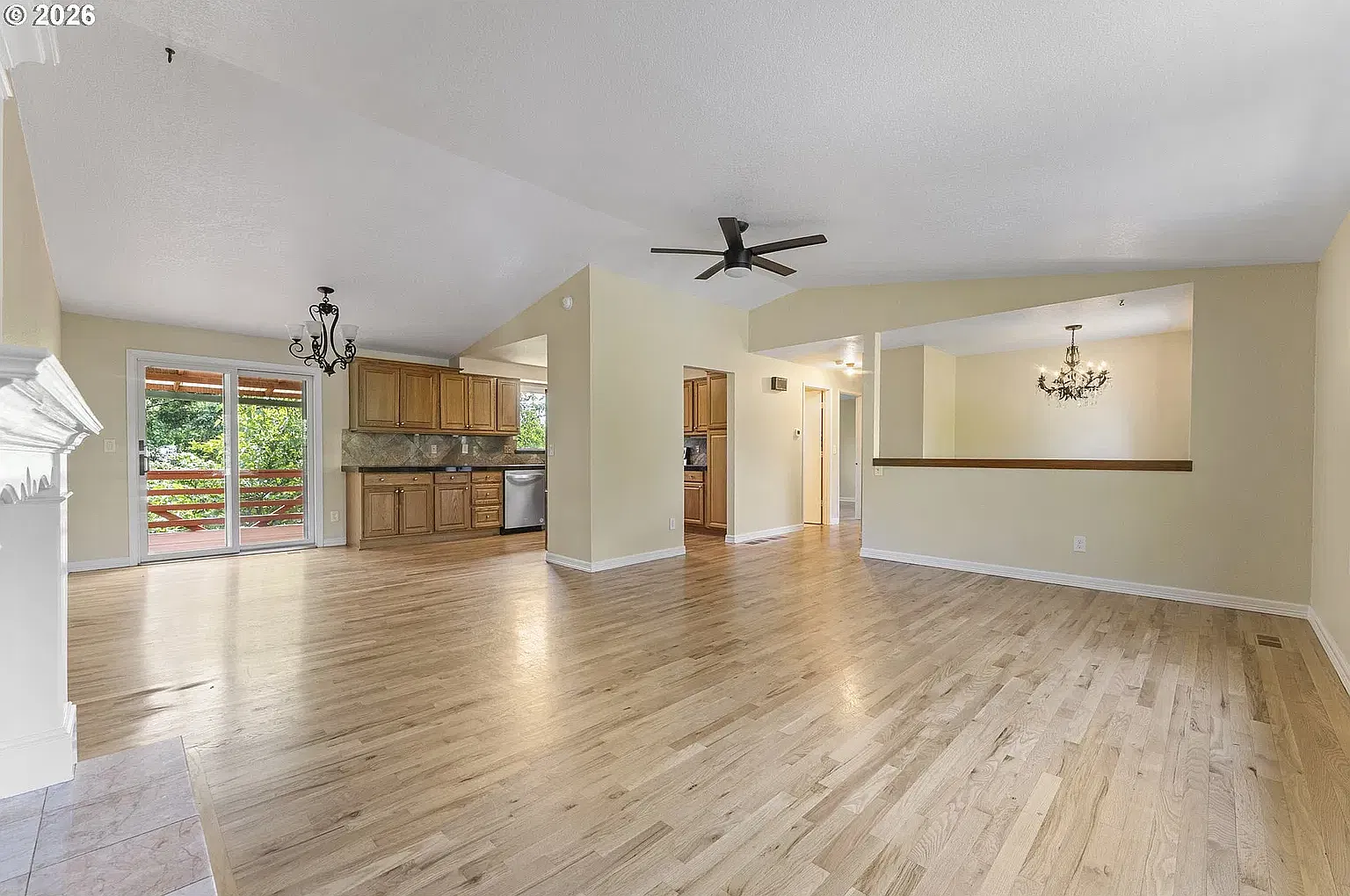 2 bed, 900 sqft, $2,000 — Photo 3
