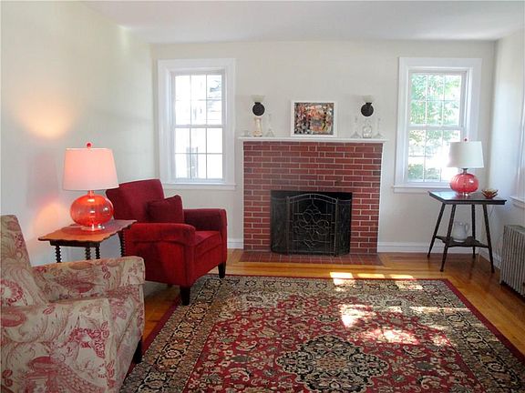 3rd image of 222 Parkside Dr