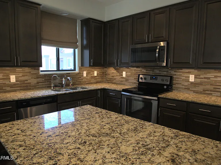 2090 S Dorsey Ln #1046 — Photo 23