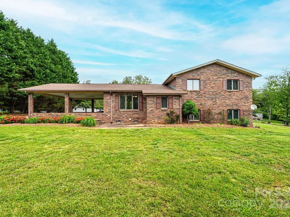 3020 Doc Pugh Rd, Connelly Springs, NC 28612
