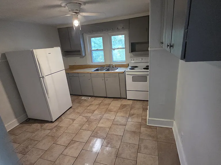 106 View St — Photo 2