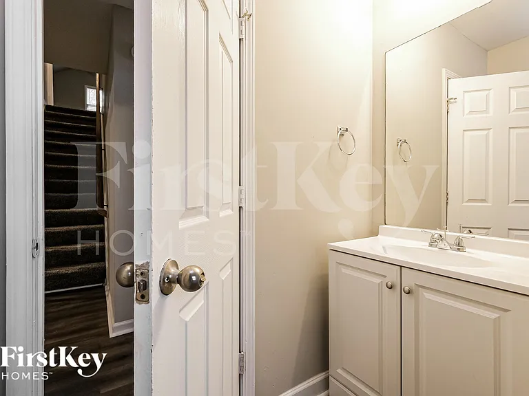 1749 S Alvarado Ter SW — Photo 17