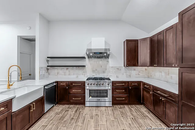111 Westwood Way — Photo 15