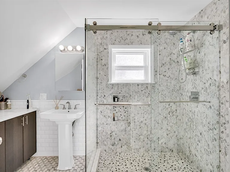 11 Lexington St #11 — Photo 10