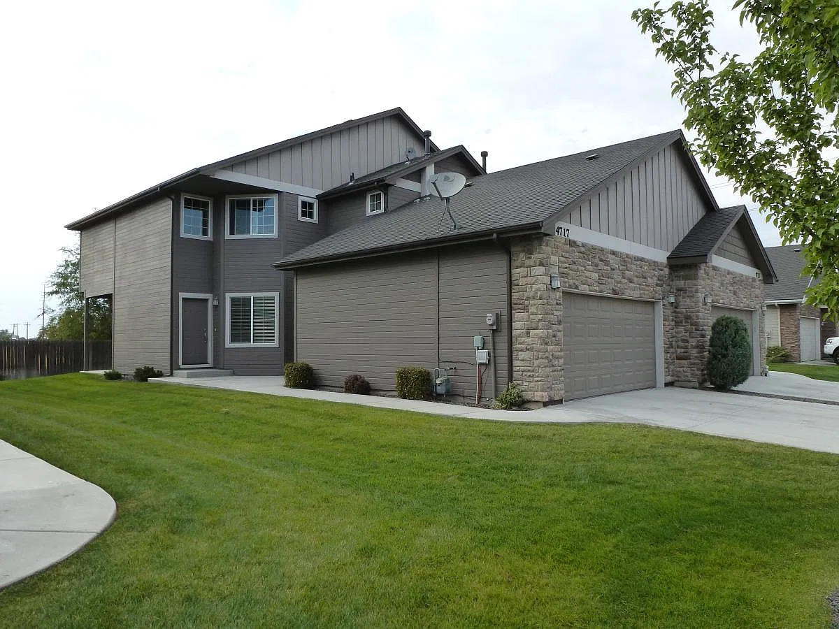 3 bed, 2.5 bath, 1652 sqft, $2,150 — Photo 1