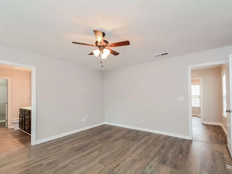 155 Taplow Trl — Photo 12
