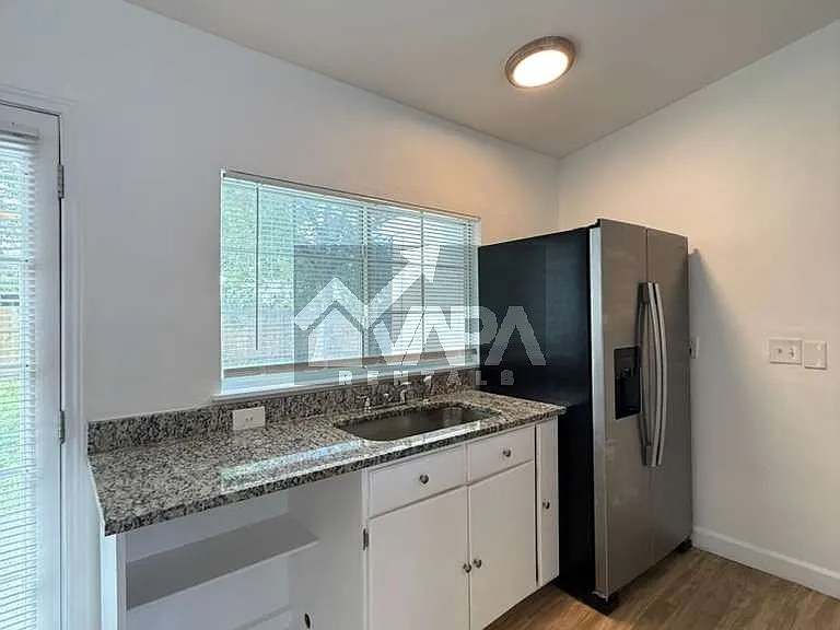 7210 Glen Trl — Photo 4