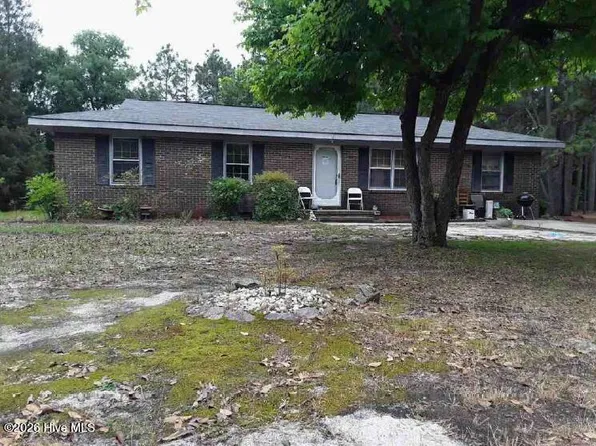 121 Forest Place, Aberdeen, NC 28315
