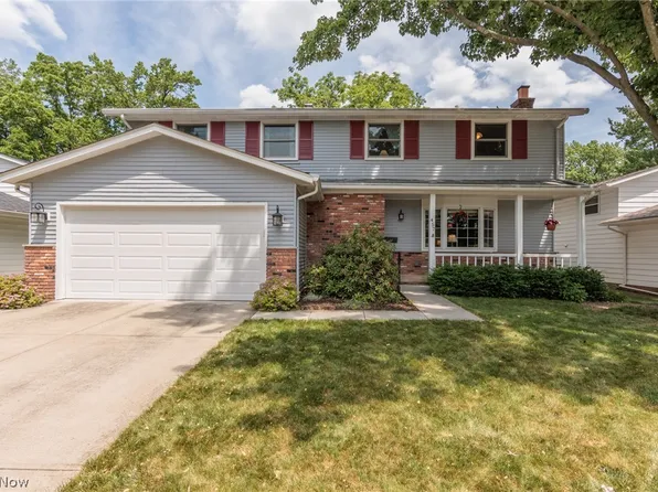 457 Edgewood Cir, Berea, OH 44017