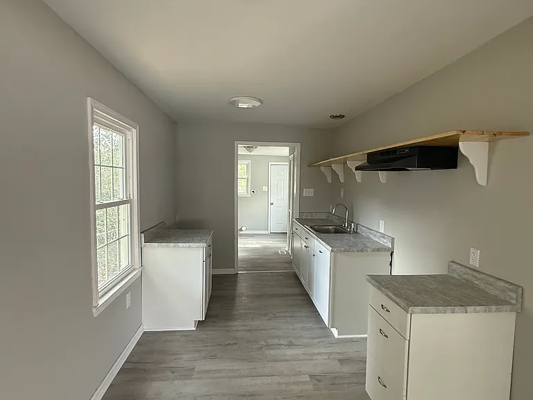 807 Williams St — Photo 5