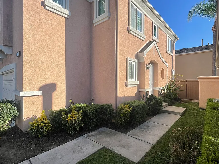 1080 Tustin Grove Dr — Photo 28