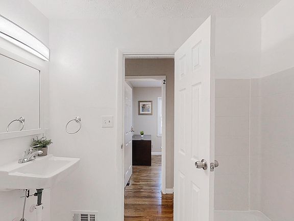 simple and easy bathroom