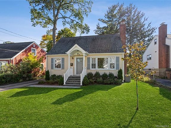 2nd image of 8 Elizabeth Ave
