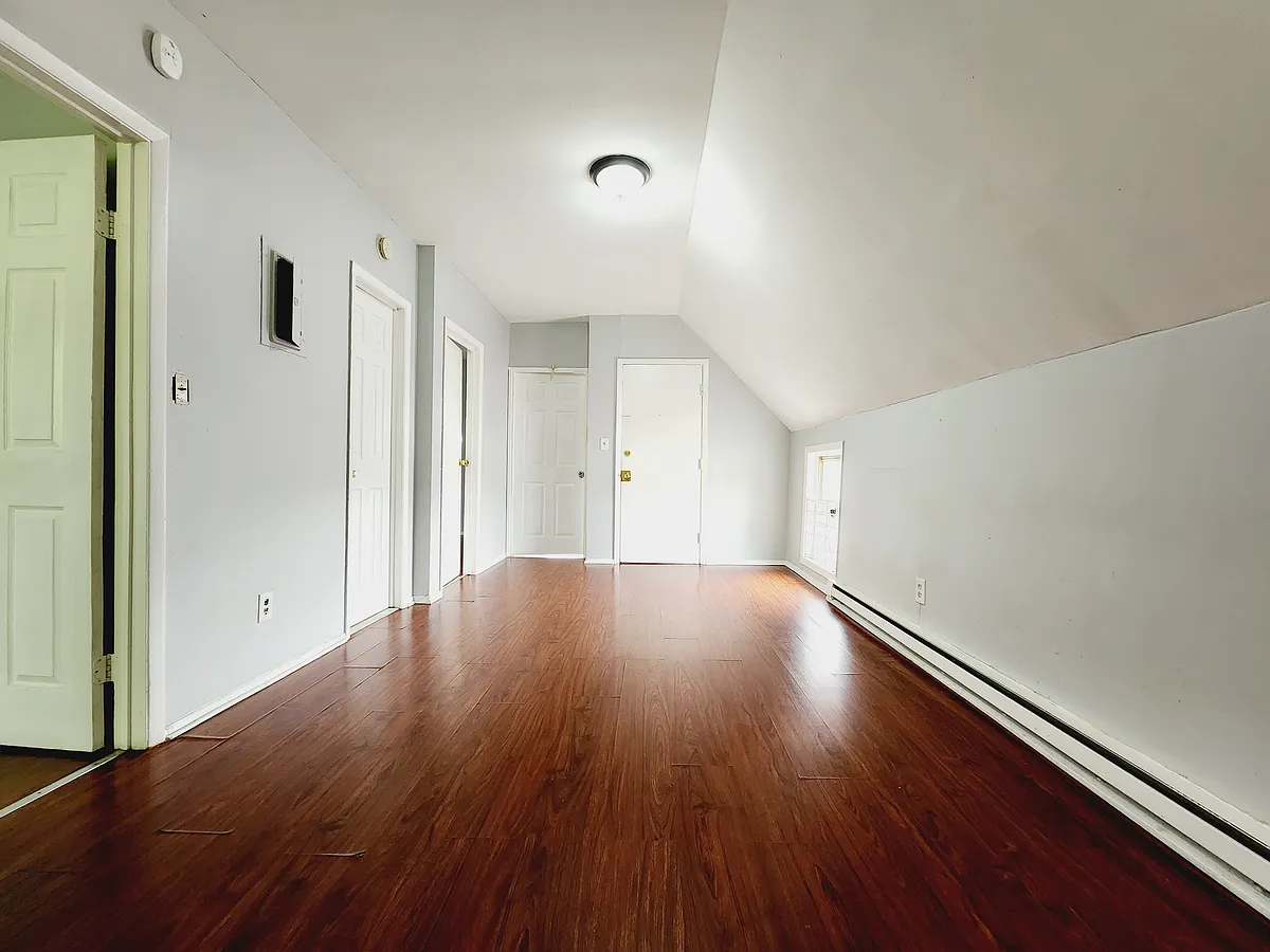 Building Photo - 65 W 24th St #2