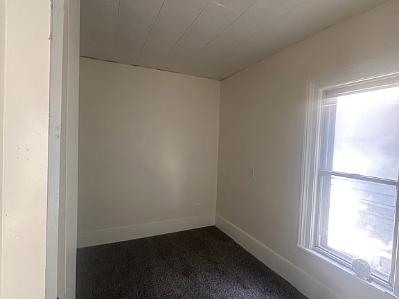 4th image of 226 Fulton Ave Unit 2