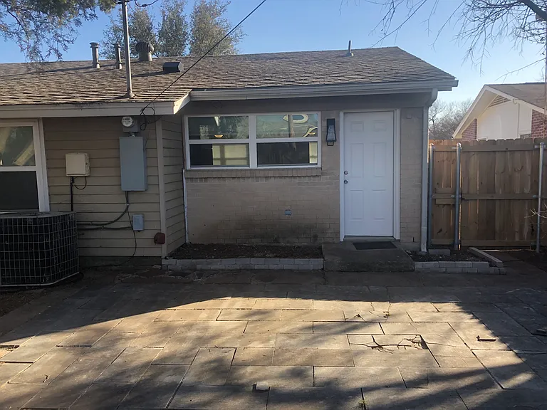 1205 Fairfield St — Photo 15