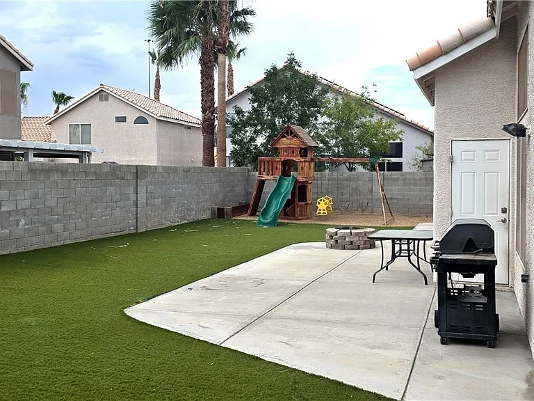 9056 Trumpet Ct — Photo 23