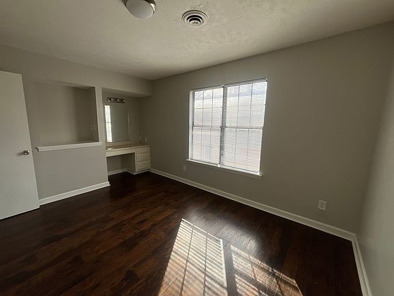 5th image of 30 Brianfield Dr #C