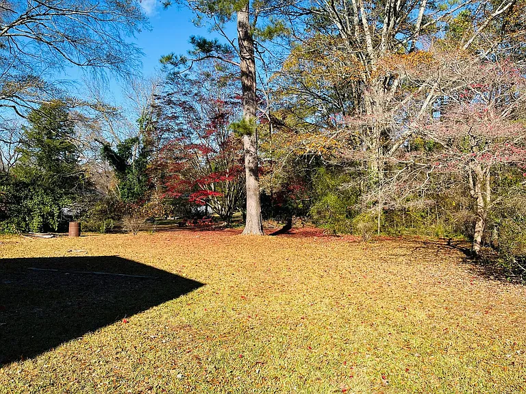 152 Fairview Dr — Photo 23