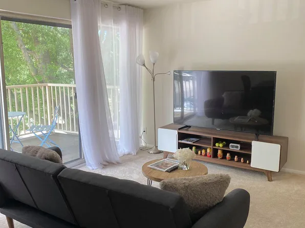 2650 Redcoat Dr #92, Alexandria, VA 22303