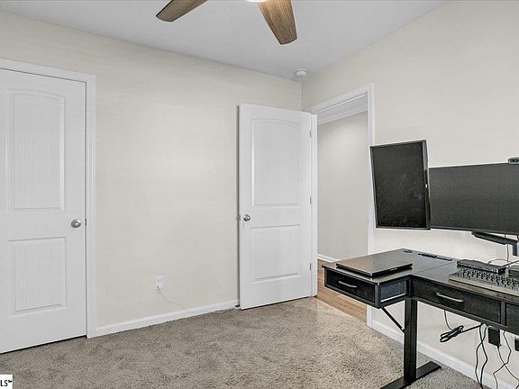 3rd image of 100 Pilcher Dr