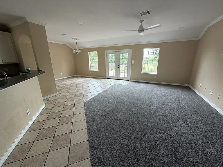 12201 Margo Dr — Photo 5