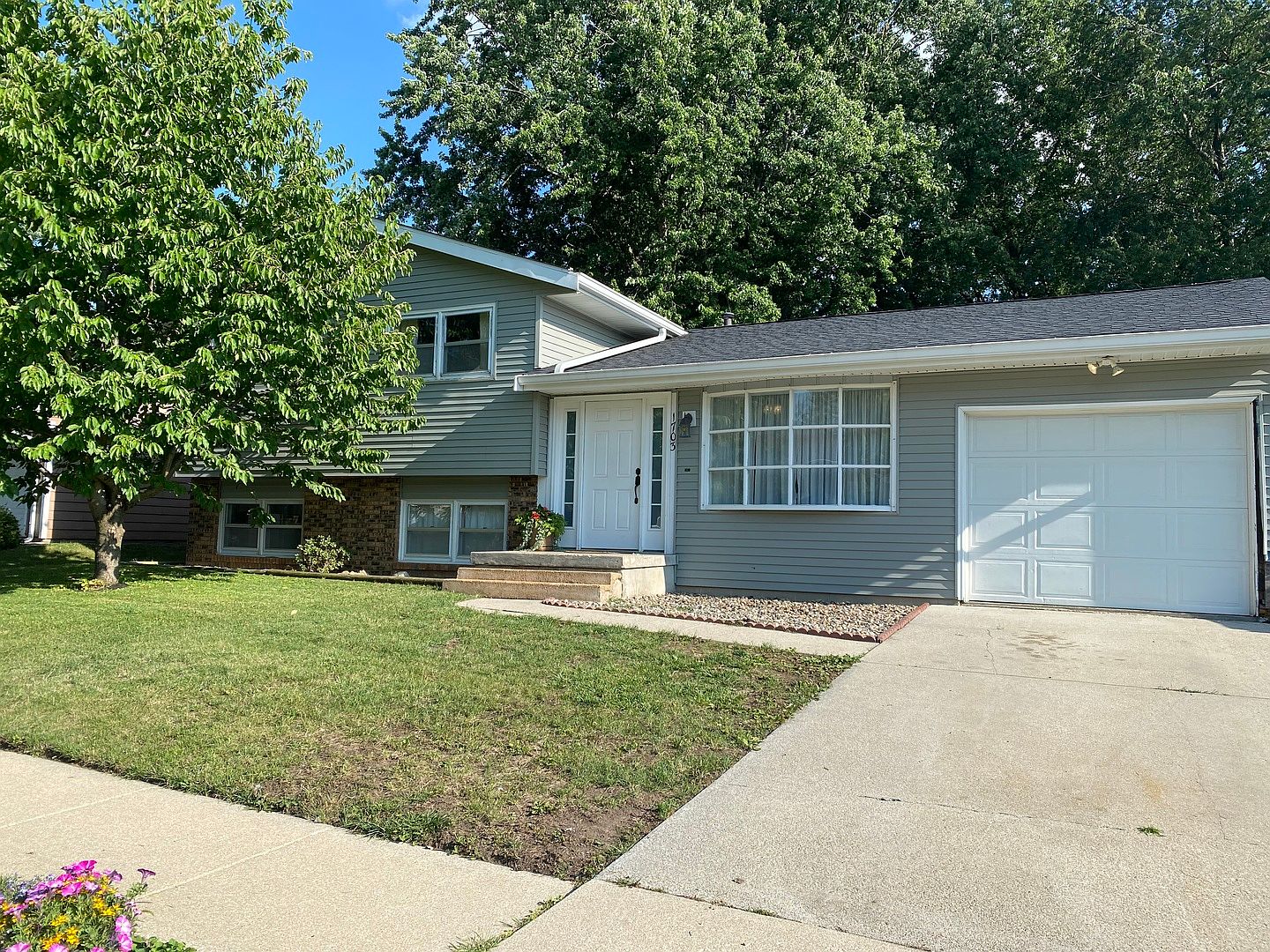 1703 Johnson Dr, Normal, IL 61761 Zillow