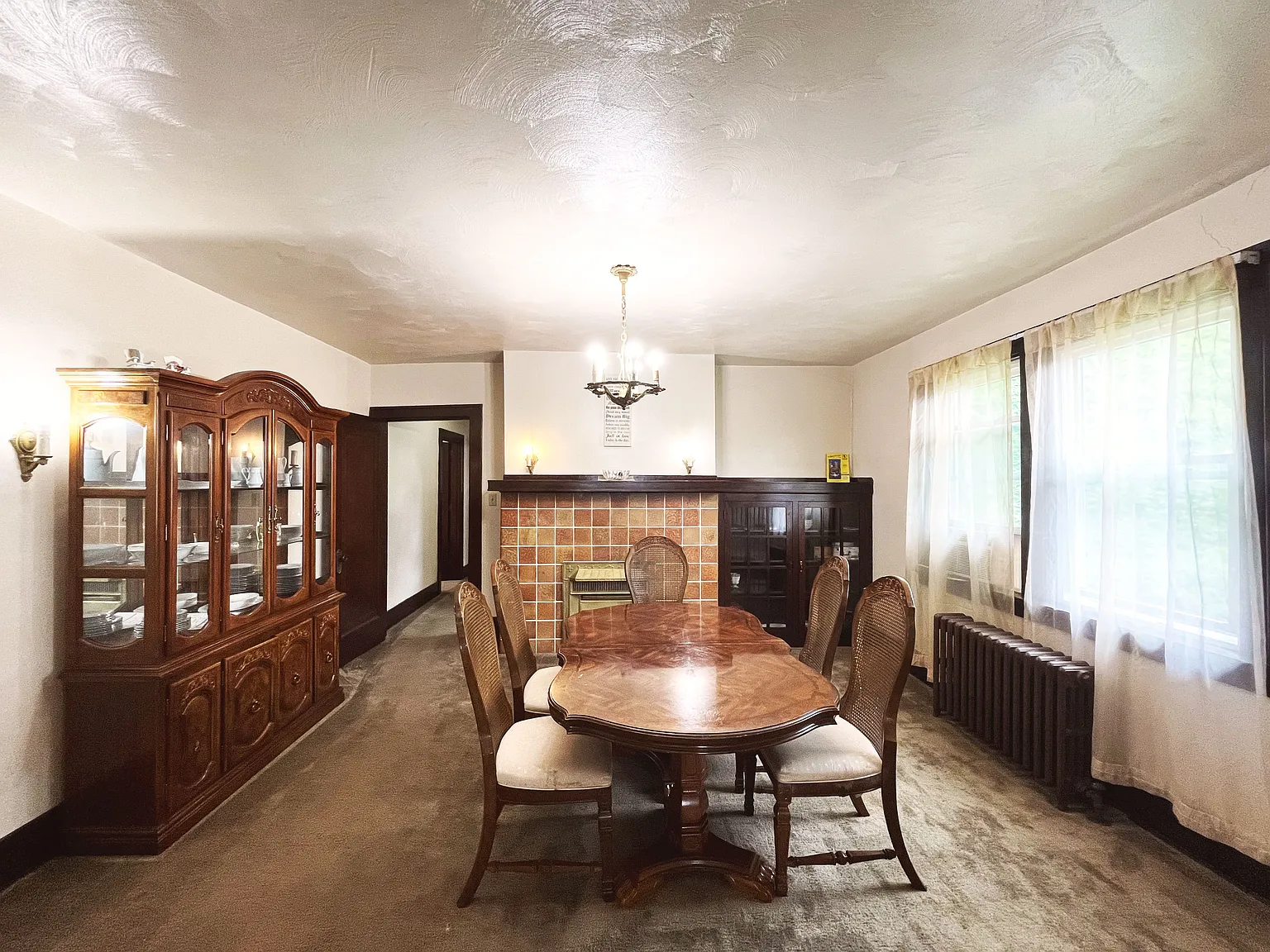 3 bed, 1350 sqft, $2,130 — Photo 4