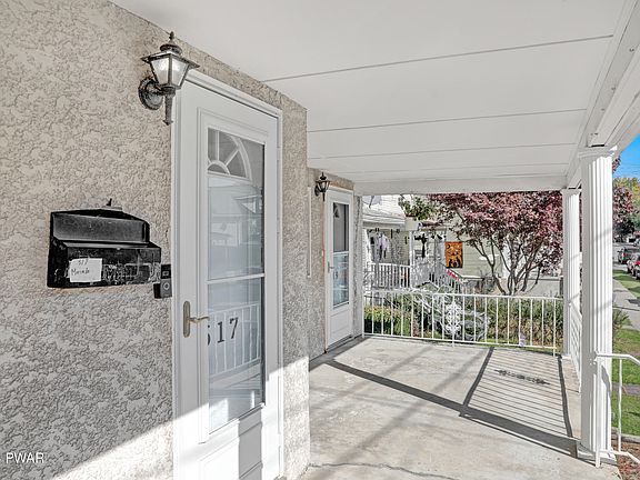 3rd image of 517-519 N Hyde Park Ave