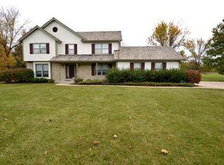 11919 N Bridgewater Dr, Mequon, WI 53092